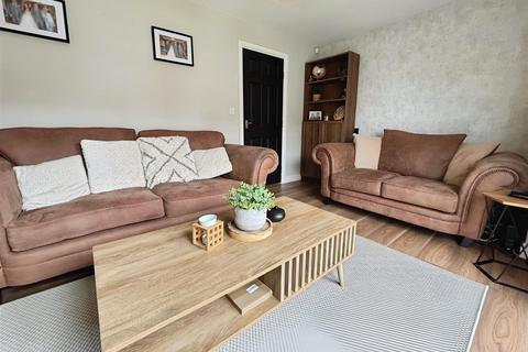 7 Cameron Grove, Eccleshill, Bradford, BD2 3DG
