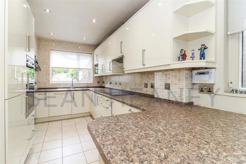 4 bedroom semi-detached house for sale, Calton Road, Barnet EN5