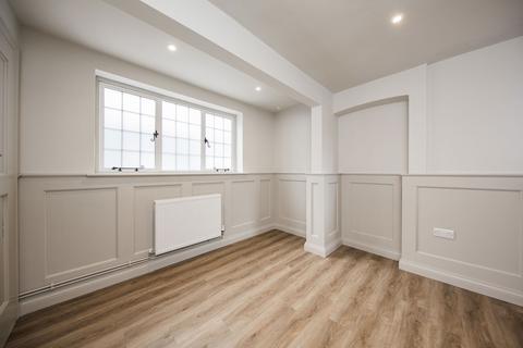 4 bedroom link detached house for sale, Beacon Road, Crowborough