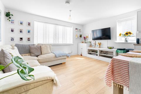 undefined, Clos Y Gadwyn, Cardiff