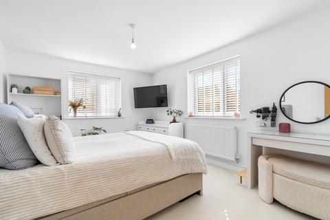 undefined, Clos Y Gadwyn, Cardiff