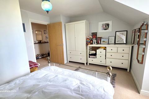 undefined, Solomons Court, High Road N12
