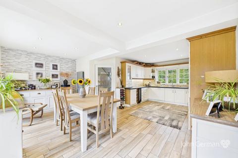 4 bedroom detached house for sale, The Green, Austrey