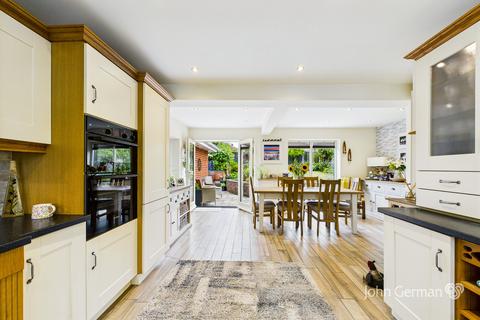 4 bedroom detached house for sale, The Green, Austrey