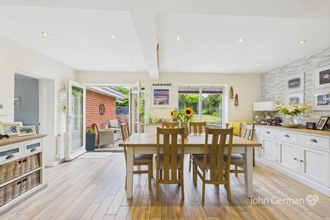 4 bedroom detached house for sale, The Green, Austrey