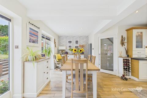 4 bedroom detached house for sale, The Green, Austrey