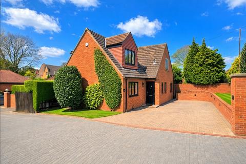 4 bedroom detached house for sale, Bawtry Road, Doncaster DN4