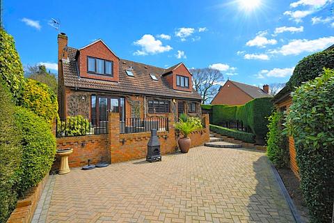 4 bedroom detached house for sale, Bawtry Road, Doncaster DN4
