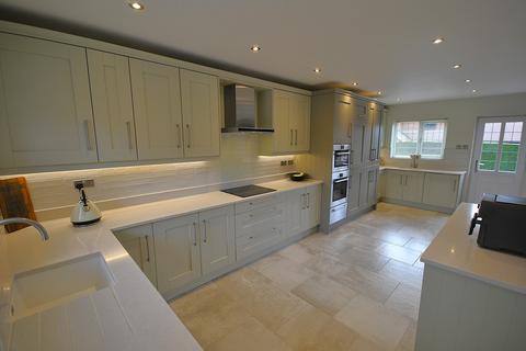 4 bedroom detached house for sale, Bawtry Road, Doncaster DN4