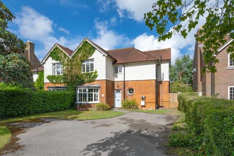 Netherne Drive, Coulsdon CR5