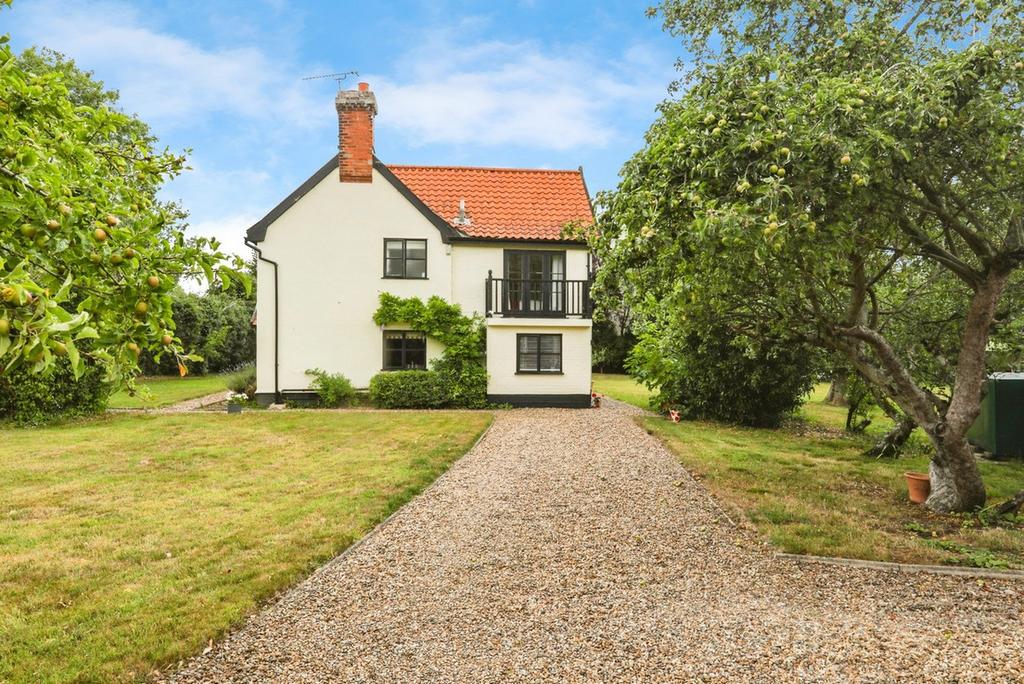 4 bedroom detached house for sale in Stowmarket on OnTheMarket
