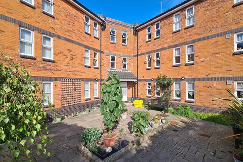 1 bedroom ground floor flat for sale, Cromer Road, North Walsham