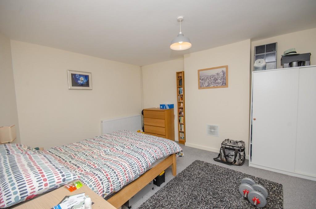 Bedroom pic 2.jpg