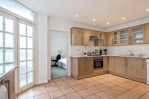 5 bedroom apartment to rent, Park Road, London NW8