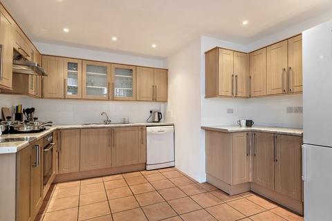 5 bedroom apartment to rent, Park Road, London NW8