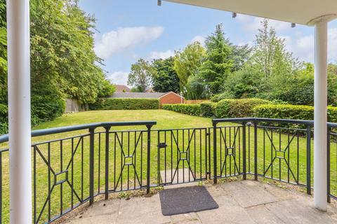 2 bedroom flat to rent, 220 Chase Side, London N14