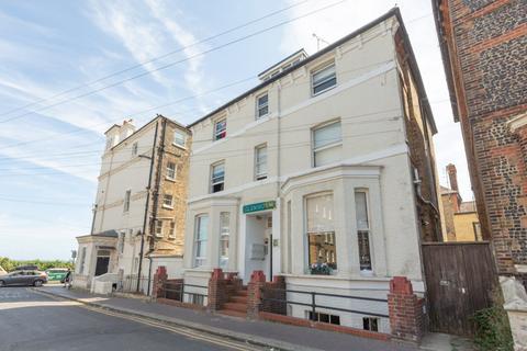 Chandos Square, Broadstairs, CT10