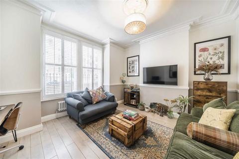 2 bedroom flat for sale, Eckstein Road, London SW11