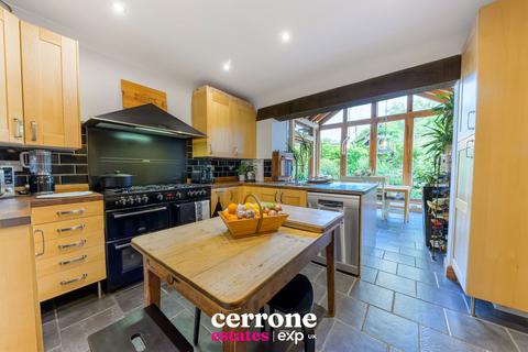 4 bedroom detached house for sale, Birmingham Road, Bromsgrove B61
