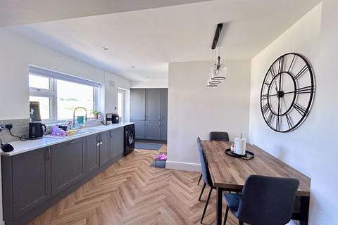 3 bedroom detached bungalow for sale, Beaufort Avenue, Llangattock