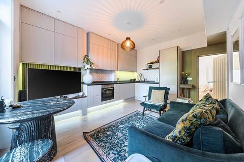 Flat 2, 16 Richborne Terrace, London, SW8 1AU
