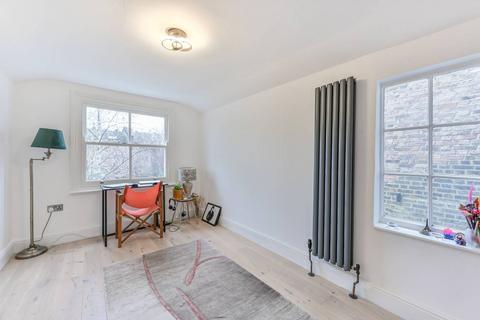 Flat 2, 16 Richborne Terrace, London, SW8 1AU
