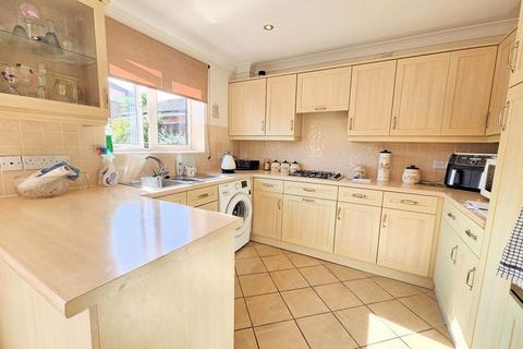 4 bedroom detached house for sale, Fitzroy Drive, Lee-On-The-Solent, PO13
