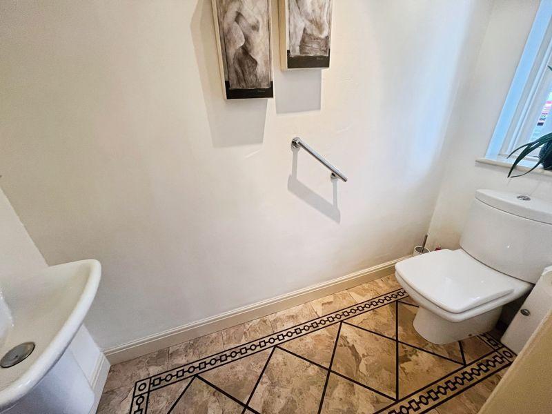 Cloakroom/Wc