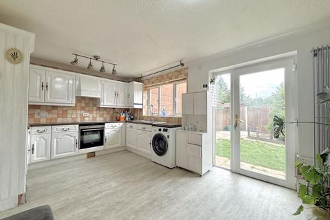 34 Brookfield Avenue, Houghton Regis, Dunstable, LU5 5TS
