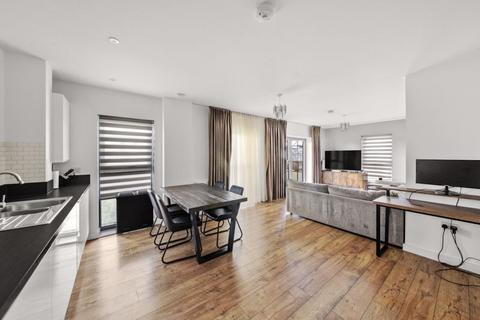 3 bedroom flat for sale, Blanche Court, Rectory Park Avenue, Northolt
