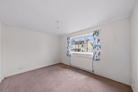 24b Carshalton Grove, Sutton, SM1 4LZ
