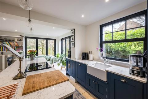 4 bedroom detached house for sale, Turners Green, Heathfield