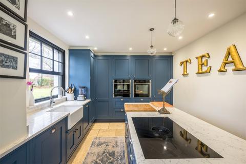 4 bedroom detached house for sale, Turners Green, Heathfield
