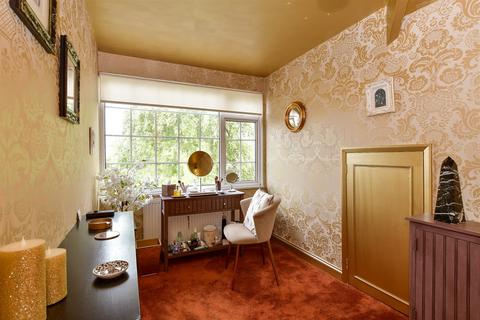 33 Furze Road, Worthing, BN13 3BP