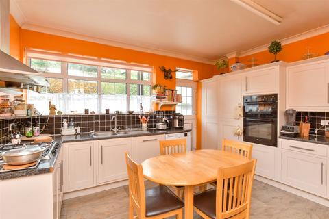 33 Furze Road, Worthing, BN13 3BP