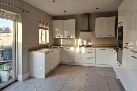 3 bedroom semi-detached house for sale, Heasman Close, Marden, Kent, TN12 9FH