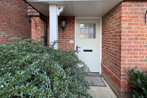 3 bedroom semi-detached house for sale, Heasman Close, Marden, Kent, TN12 9FH