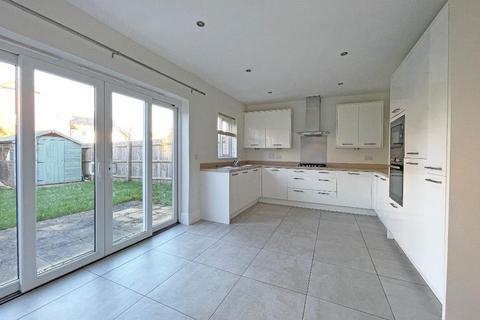 3 bedroom semi-detached house for sale, Heasman Close, Marden, Kent, TN12 9FH
