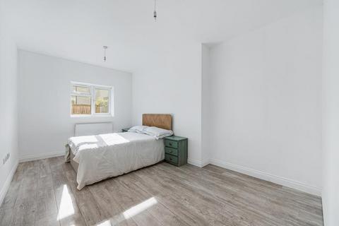 1 bedroom flat for sale, Greenford Avenue, Hanwell, London, W7 3QS