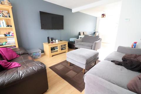 undefined, Luton LU3