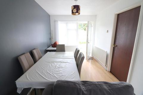 undefined, Luton LU3