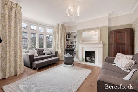 3 bedroom semi-detached house for sale, Deyncourt Gardens, Upminster, RM14