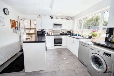 4 bedroom detached house for sale, River Close, Benwick, PE15