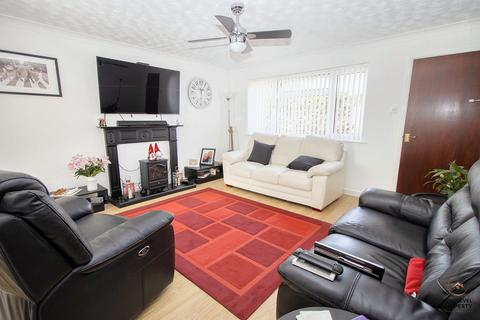 4 bedroom detached house for sale, River Close, Benwick, PE15