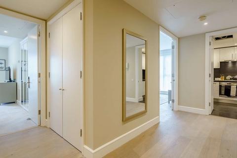 2 bedroom flat to rent, 39 Westferry Circus, E14