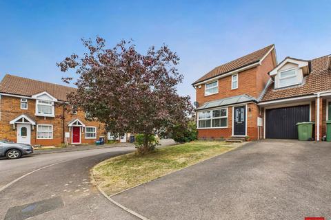 3 bedroom semi-detached house for sale - Dodington Close, Gloucester GL4