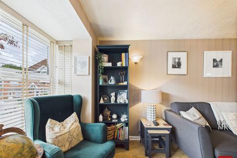 3 bedroom semi-detached house for sale, Dodington Close, Gloucester GL4
