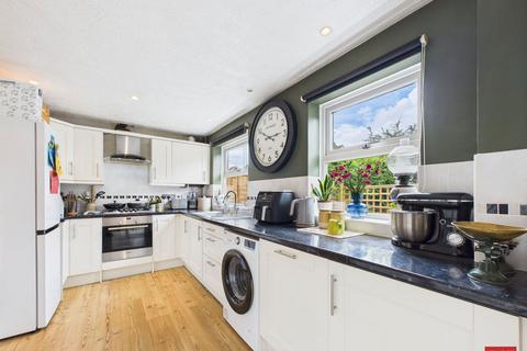 3 bedroom semi-detached house for sale, Dodington Close, Gloucester GL4