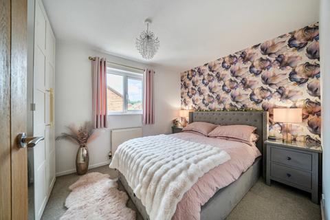 13 Galloway Close, Shaw, Swindon, SN5 5QQ