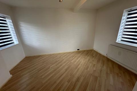 3 bedroom terraced house to rent, Dagenham RM8